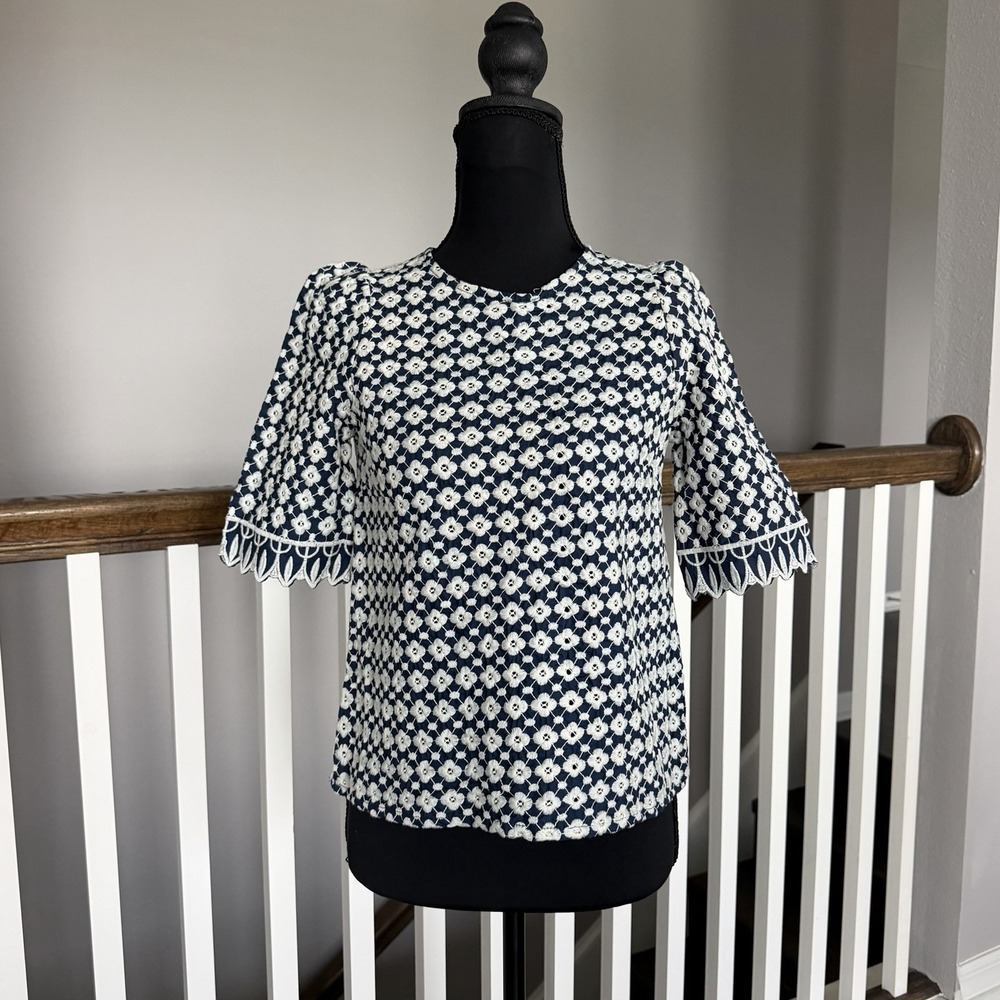 Sezane Embroidered Eyelet Floral Scalloped Sleeve Cropped Gaby Blouse Large